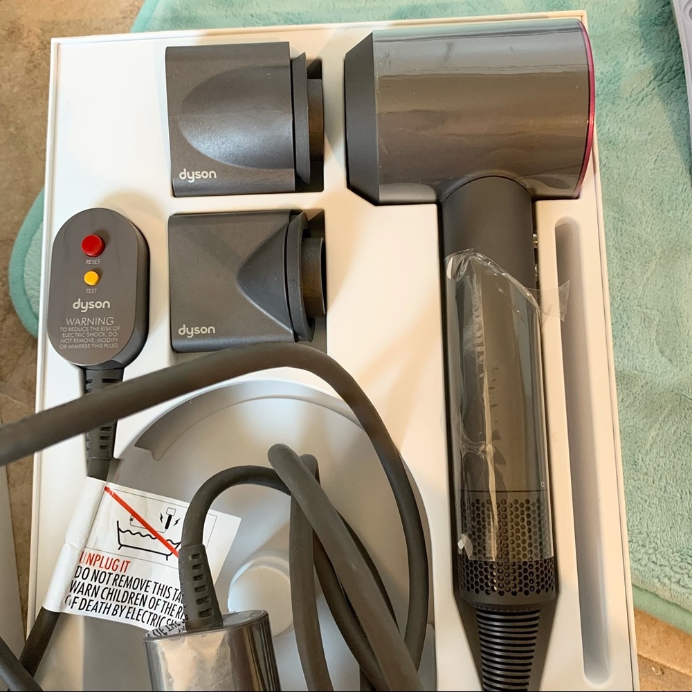 DYSON Supersonic Hair Dryer IN BOX preowned